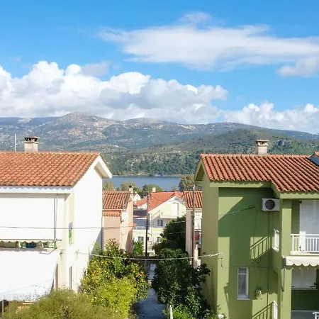 بيت للعطل Family House أرغوستولي